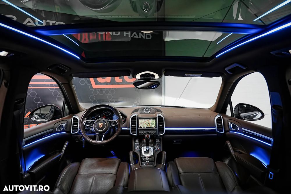 Porsche Cayenne 3.0 L - 3