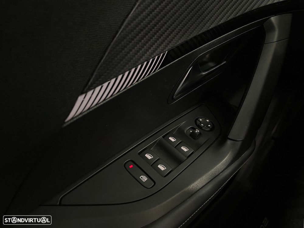 Peugeot 2008 1.2 Hybrid Allure e-DCS6 - 39