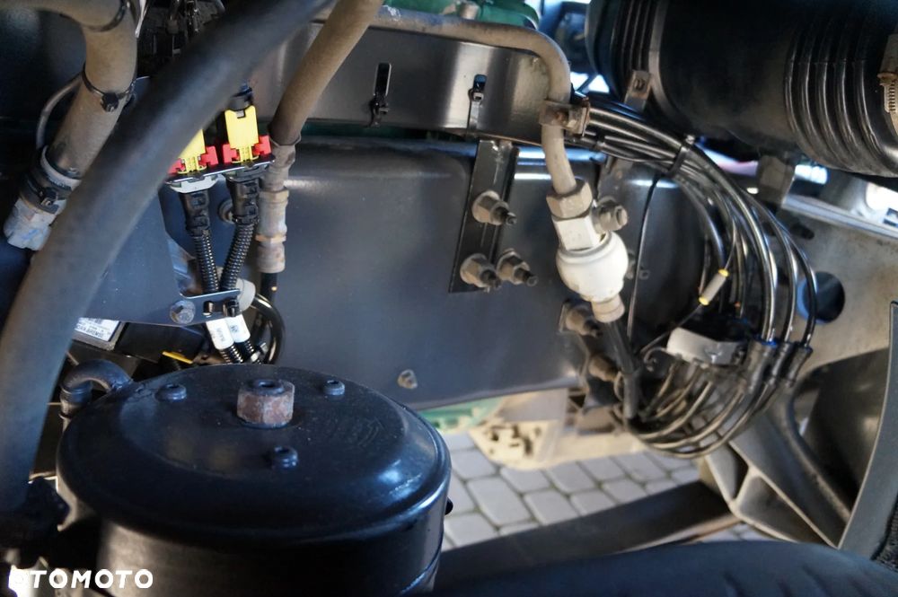 Volvo FH 4 EURO 6 GLOBETROTTER NISKI PRZEBIEG PEŁEN SERWIS - 9