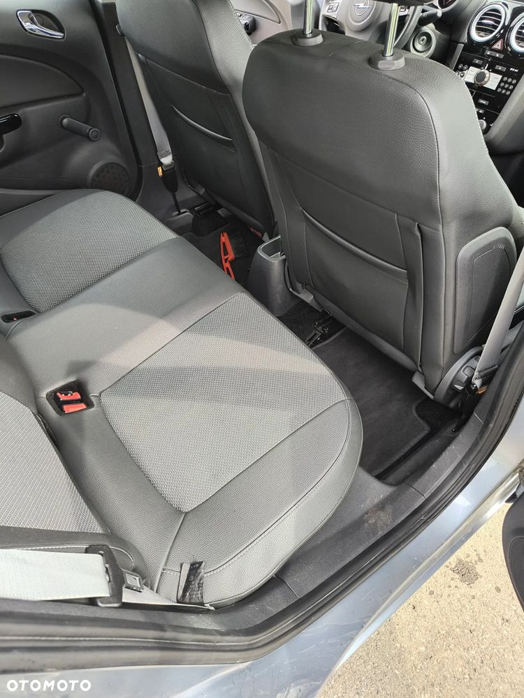 Opel Corsa 1.4 16V Cosmo - 14