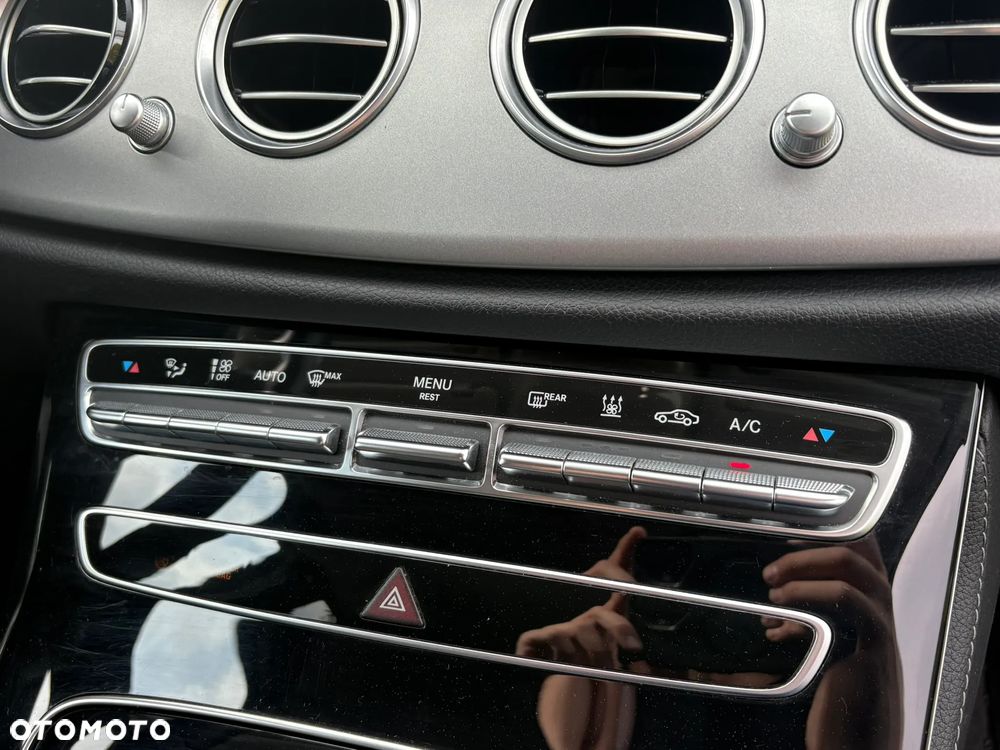 Mercedes-Benz Klasa E 300 de T 9G-TRONIC - 16