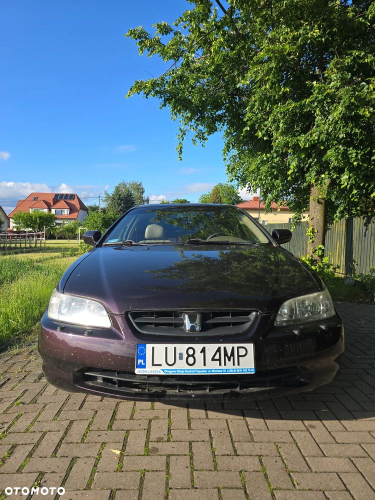 Honda Accord 2.0i ES - 1