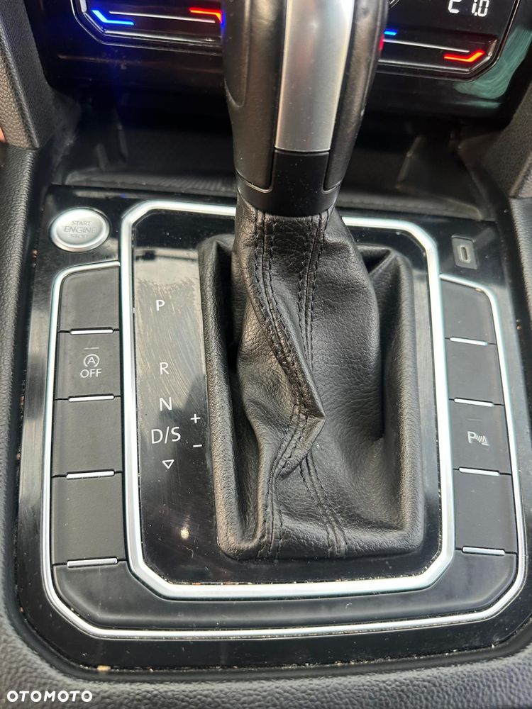 Volkswagen Passat Variant 2.0 TDI EVO Elegance DSG - 30