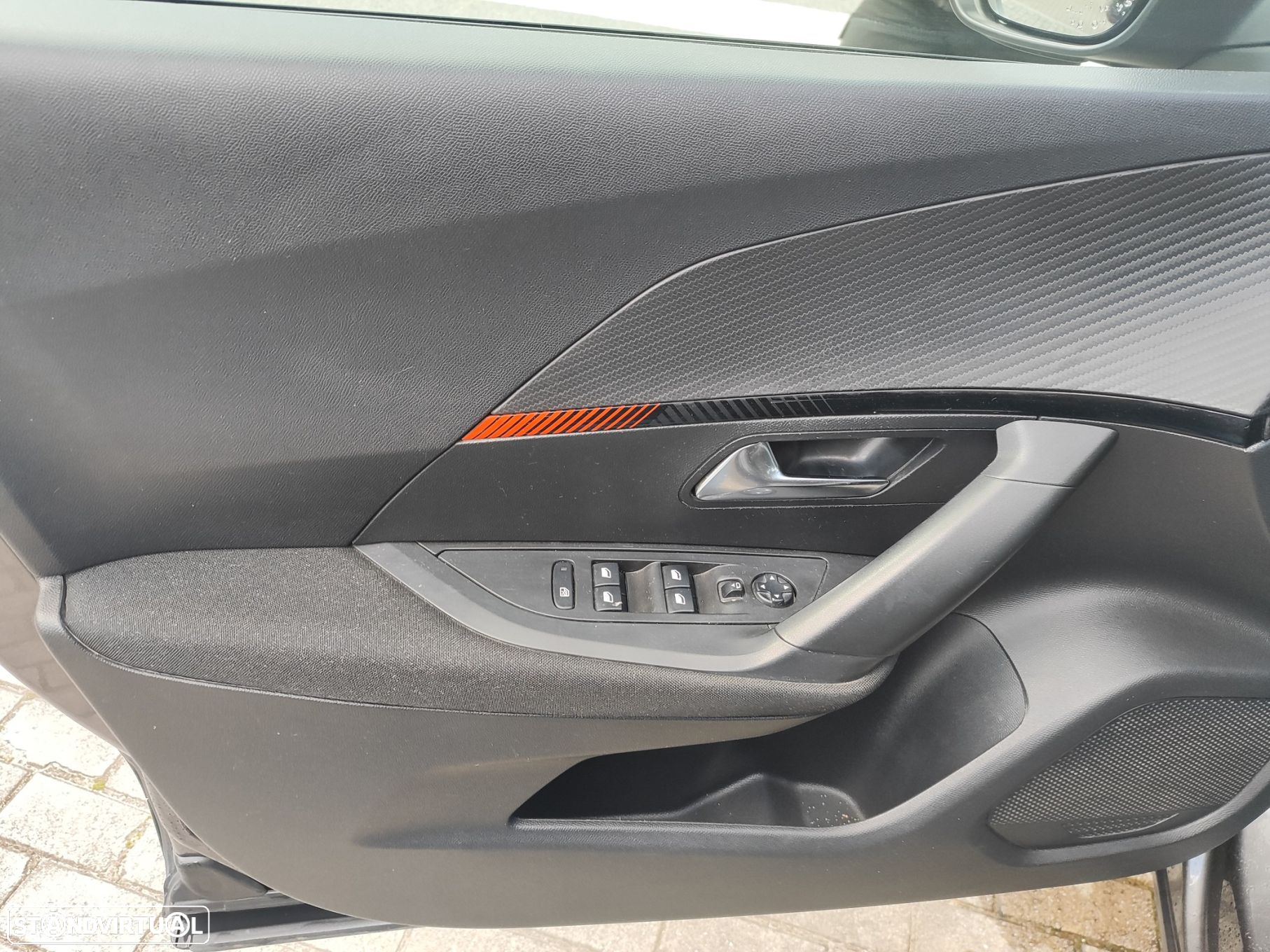 Peugeot 2008 1.2 PureTech Active - 12