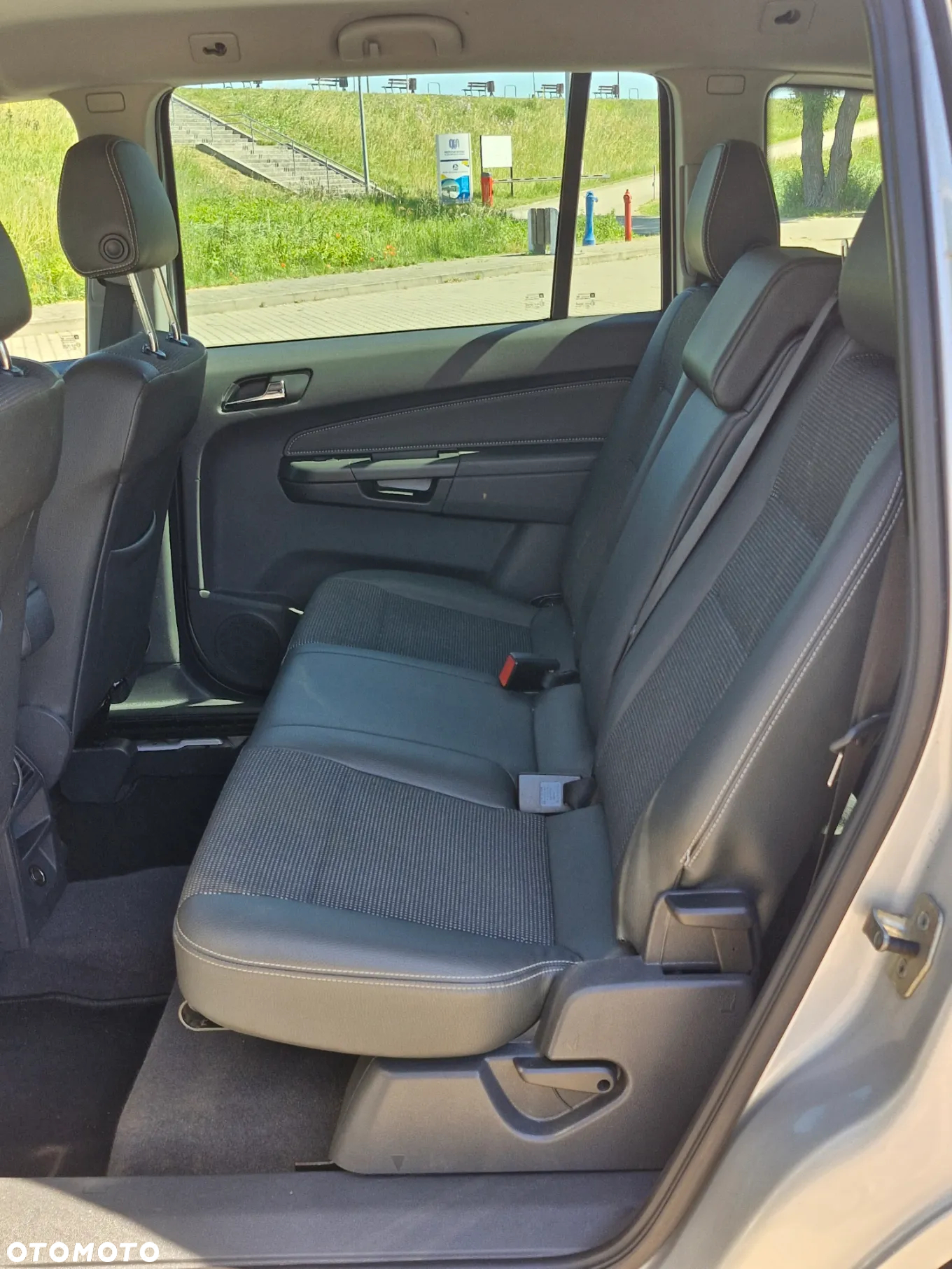 Opel Zafira 1.8 Cosmo EU5 - 18