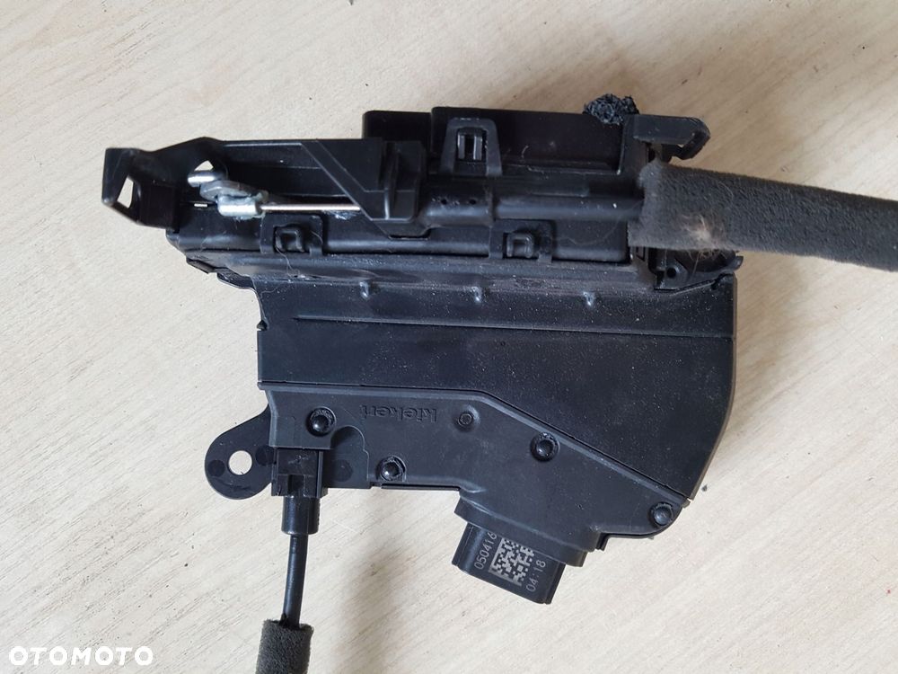 smart fortwo lewy zamek drzwi a4537201800 - 2