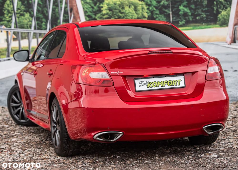 Suzuki Kizashi 2.4 Sport - 8