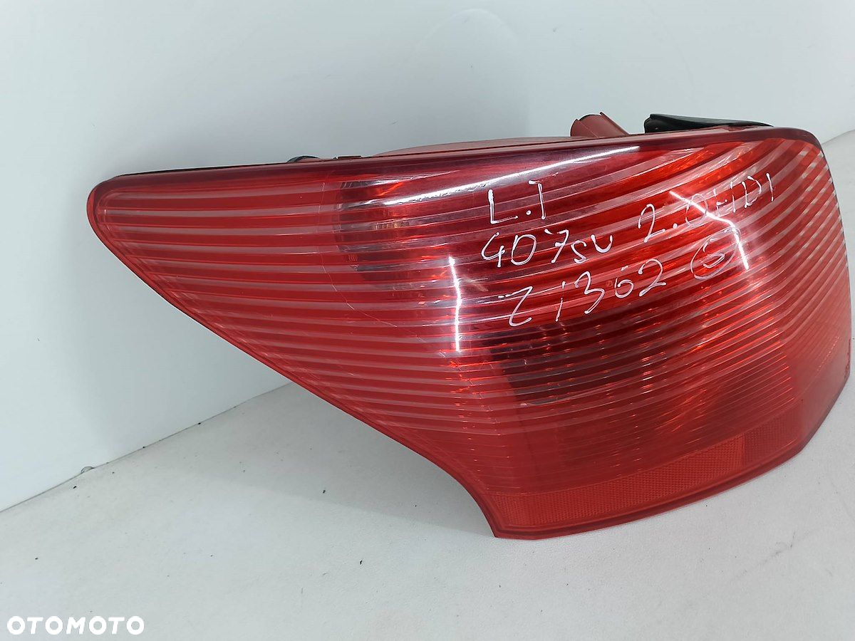 LAMPA TYLNA LEWA PEUGEOT 407 SW 25619503 KOMBI - 3