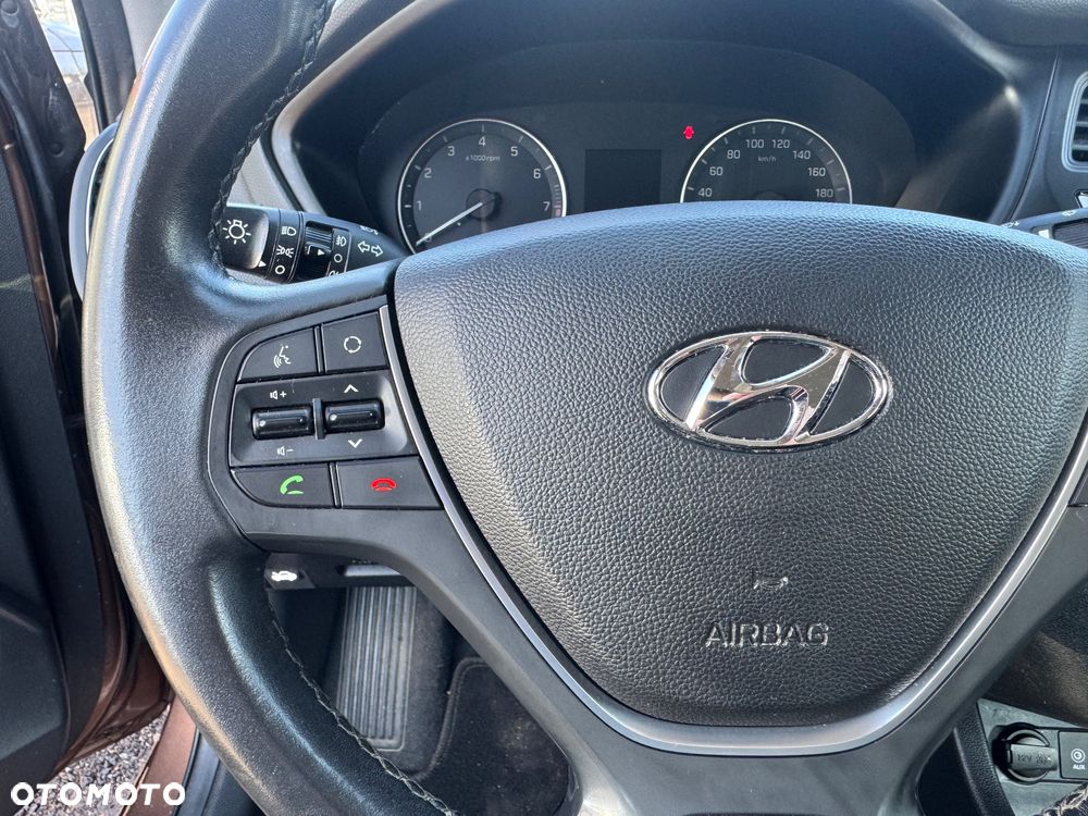 Hyundai i20 blue 1.2 YES Gold - 16