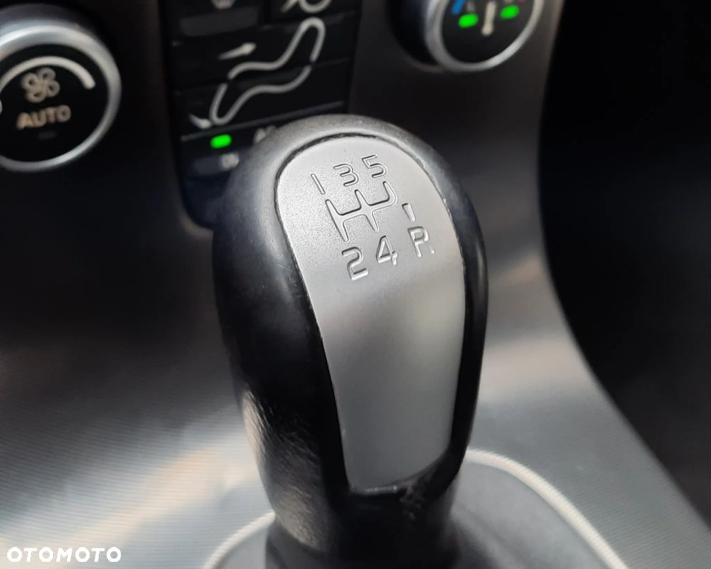 Volvo V50 1.8 Momentum - 23