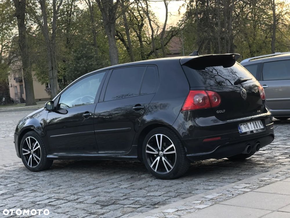 Volkswagen Golf - 1