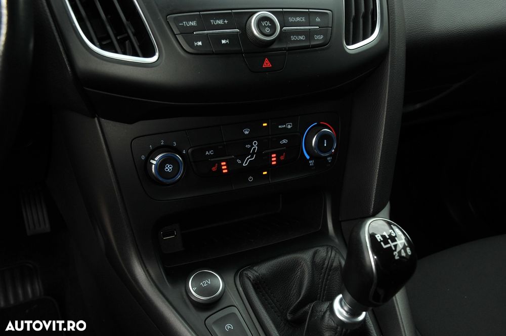 Ford Focus Turnier 1.5 EcoBlue Start-Stopp-System ST-LINE STYLE - 20