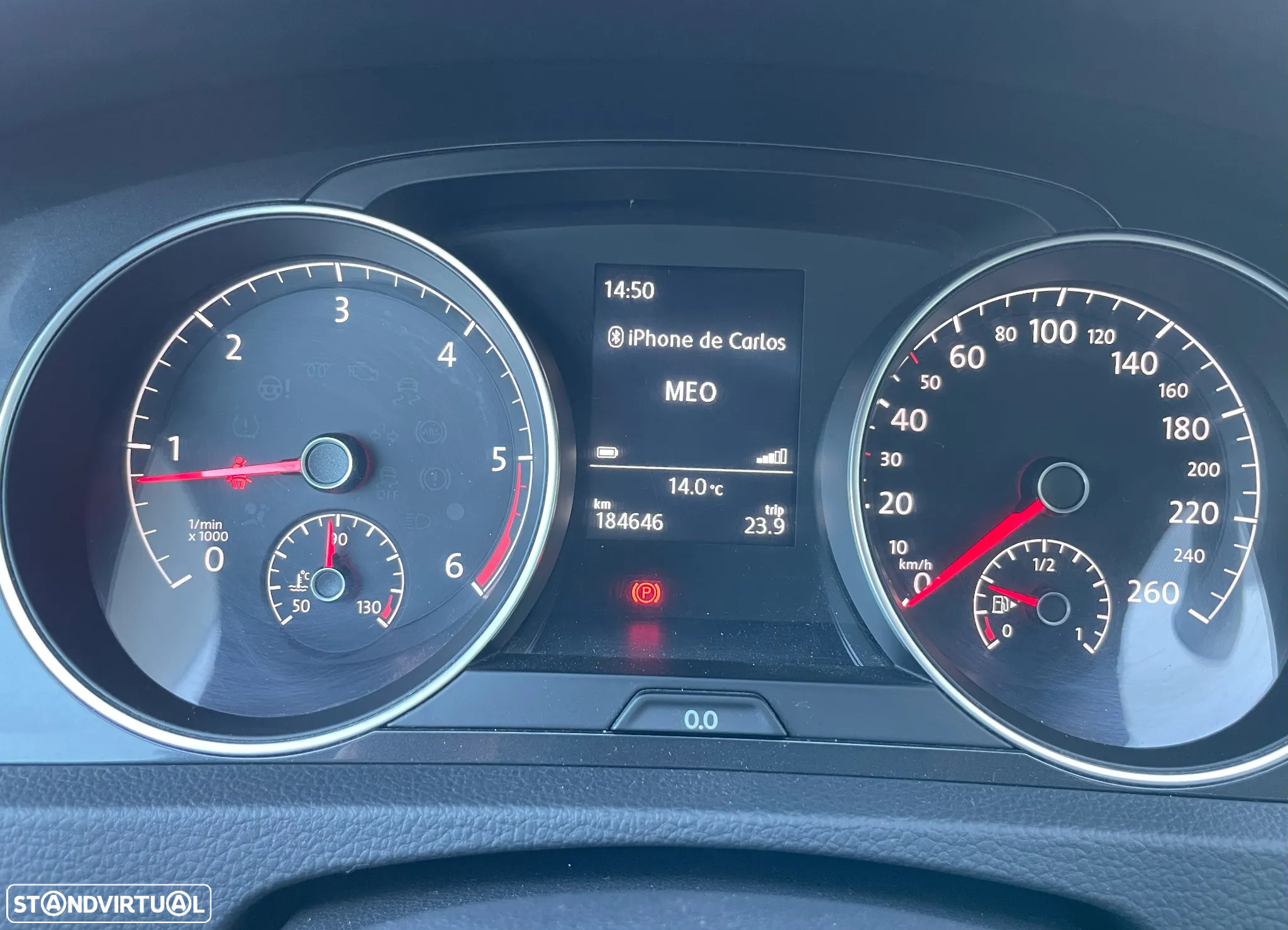 VW Golf 1.6 TDI Confortline - 24