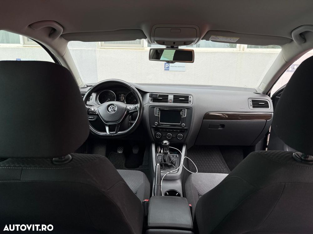 Volkswagen Jetta - 14
