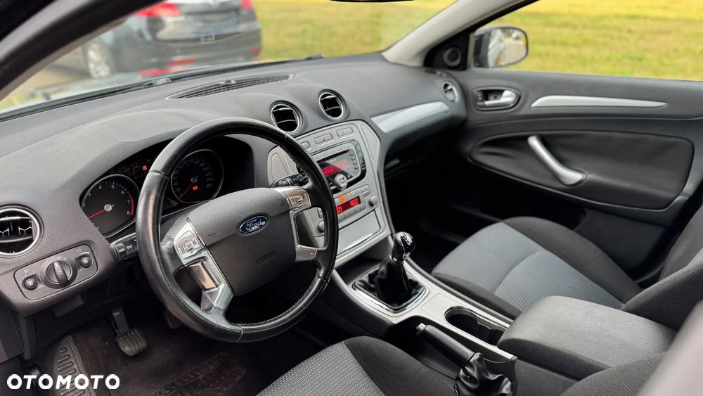 Ford Mondeo 1.6 Ambiente - 17