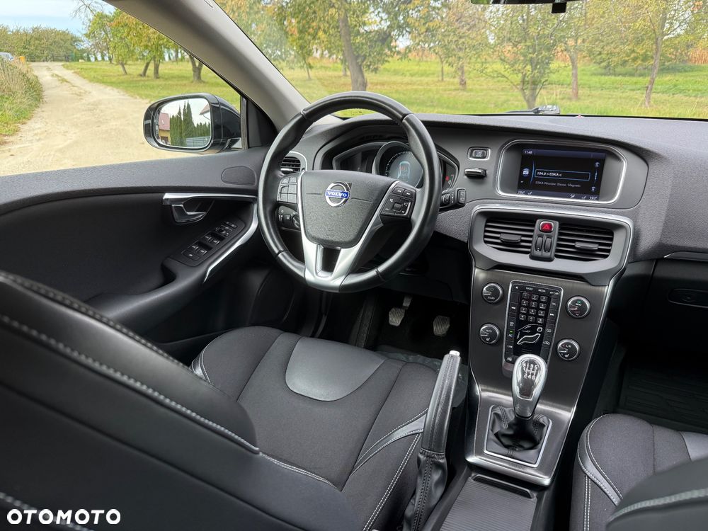 Volvo V40 D2 Momentum - 21