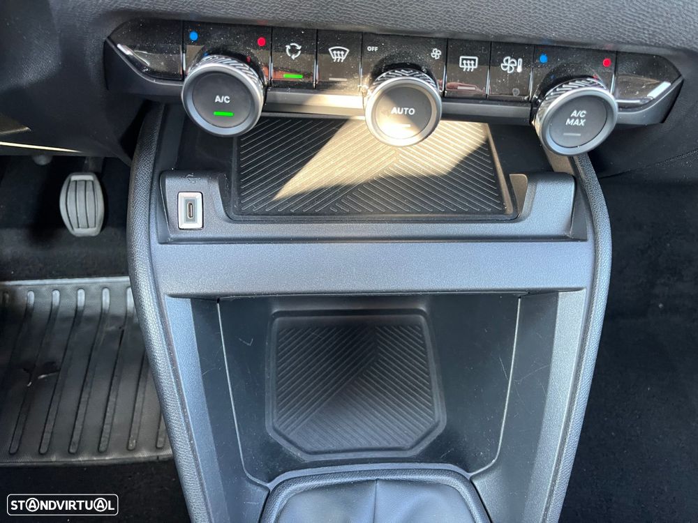 Citroën C4 1.2 PureTech Feel - 24