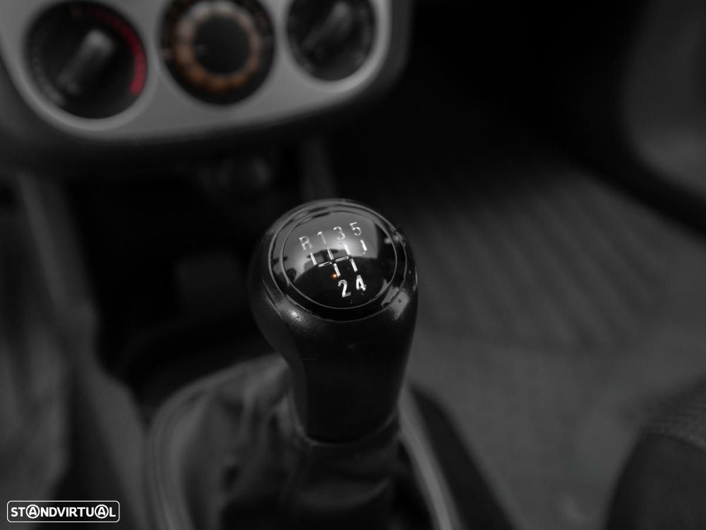 Opel Corsa Van - 15