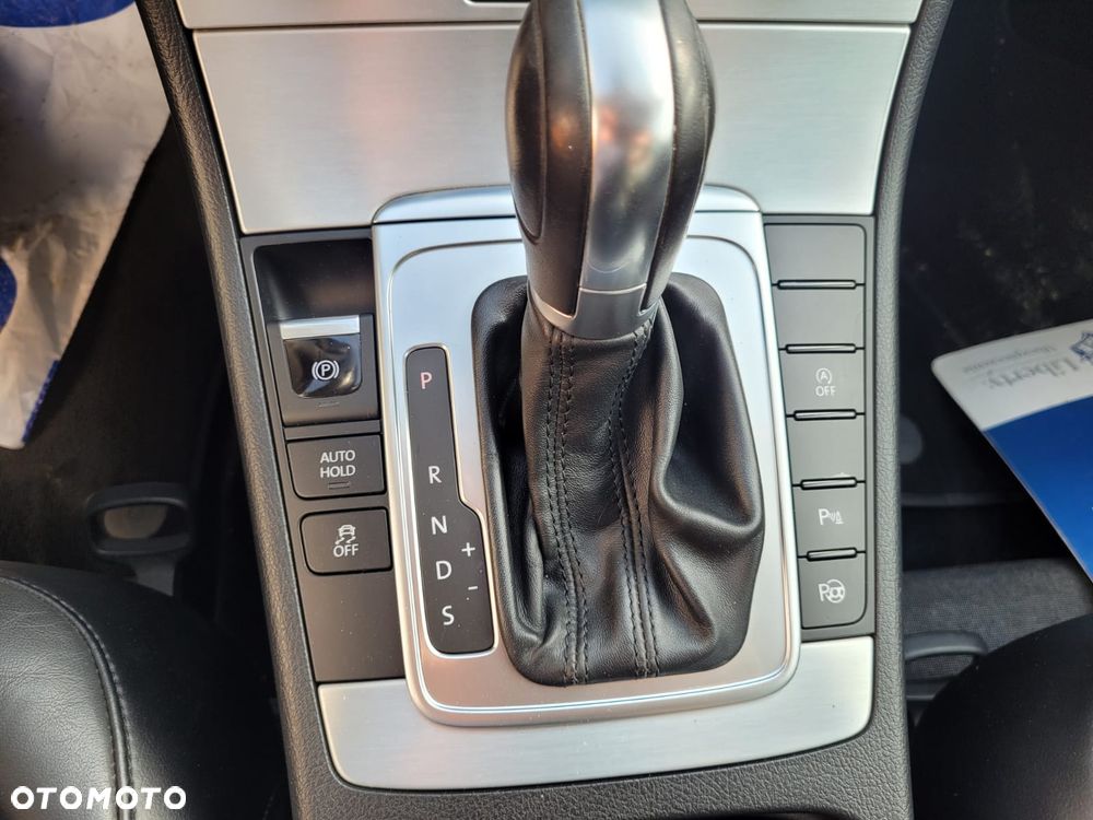 Volkswagen Passat 2.0 Blue TDI DSG SCR Highline - 16