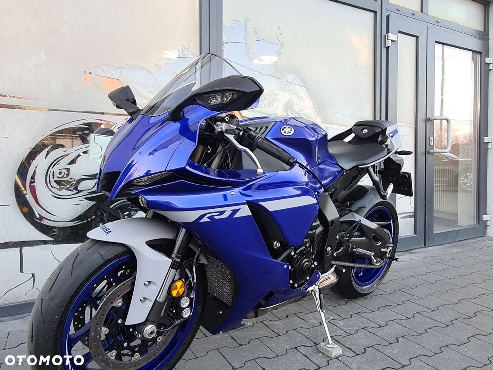 Yamaha R1 - 2