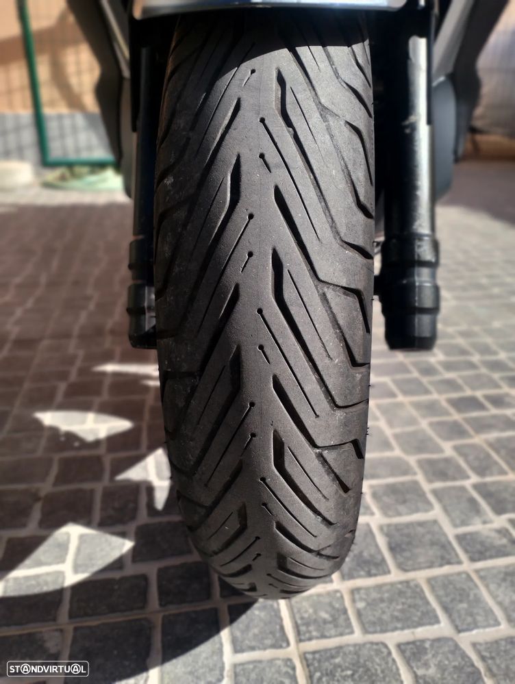 Yamaha X-Max - 27