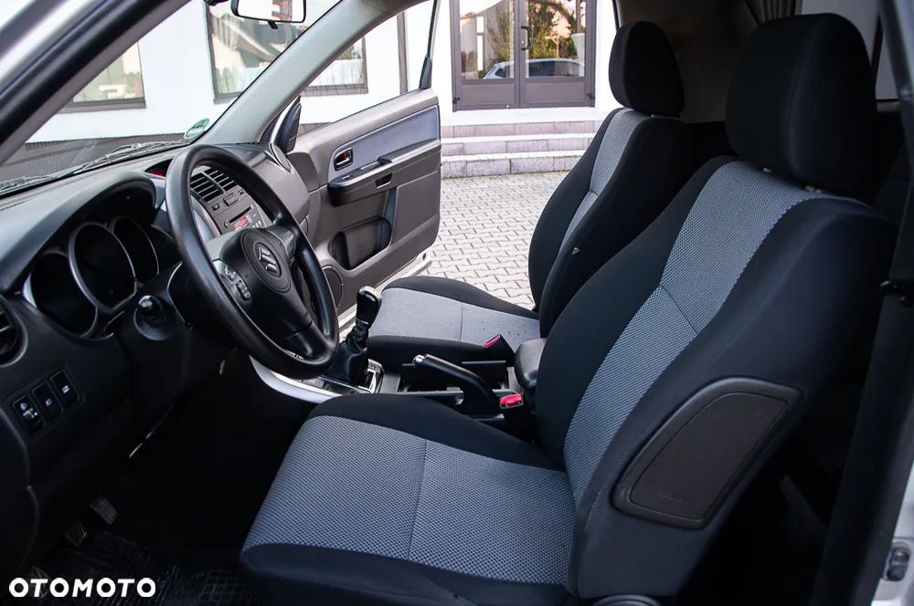 Suzuki Grand Vitara 1.6 Comfort - 40