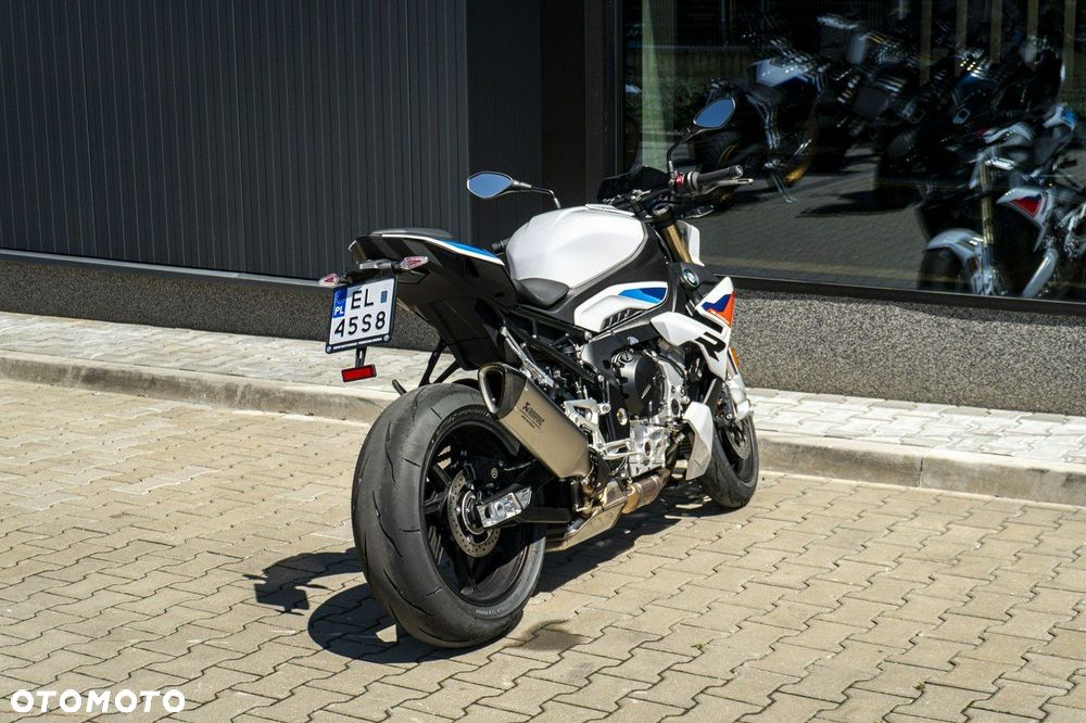 BMW S - 5