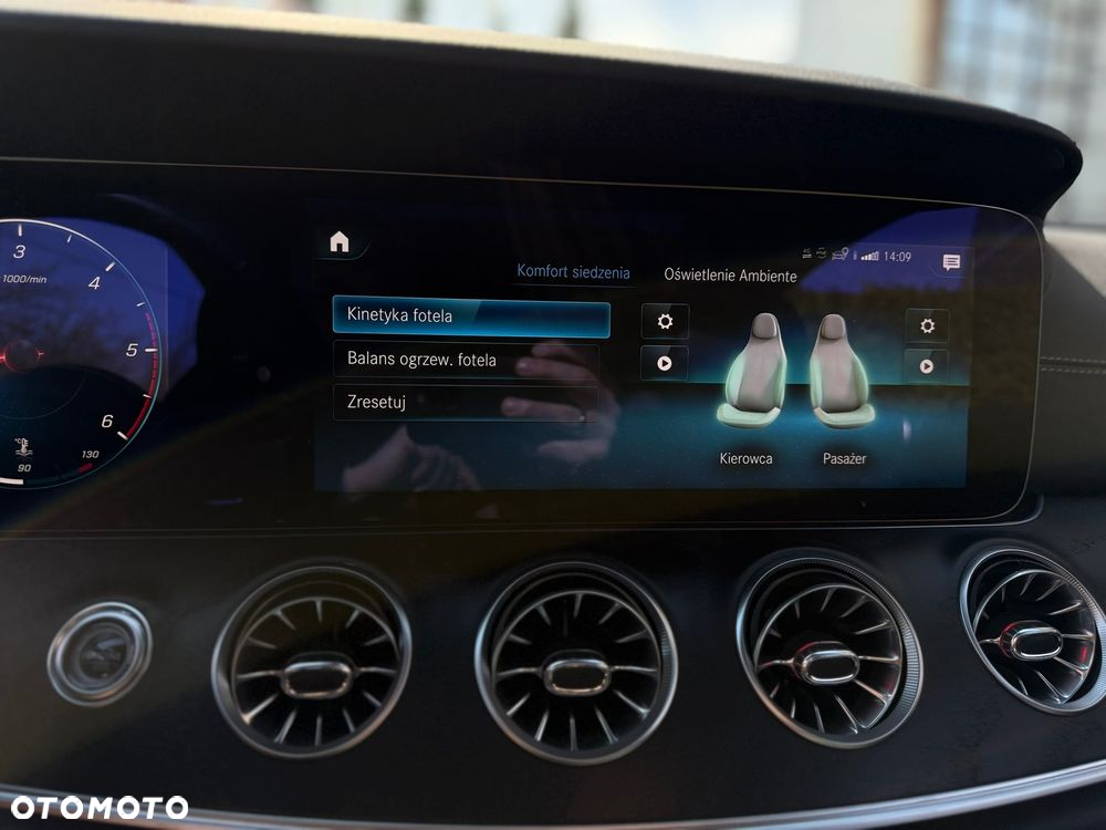 Mercedes-Benz Klasa E 220 d Coupe 4-Matic 9G-TRONIC - 34
