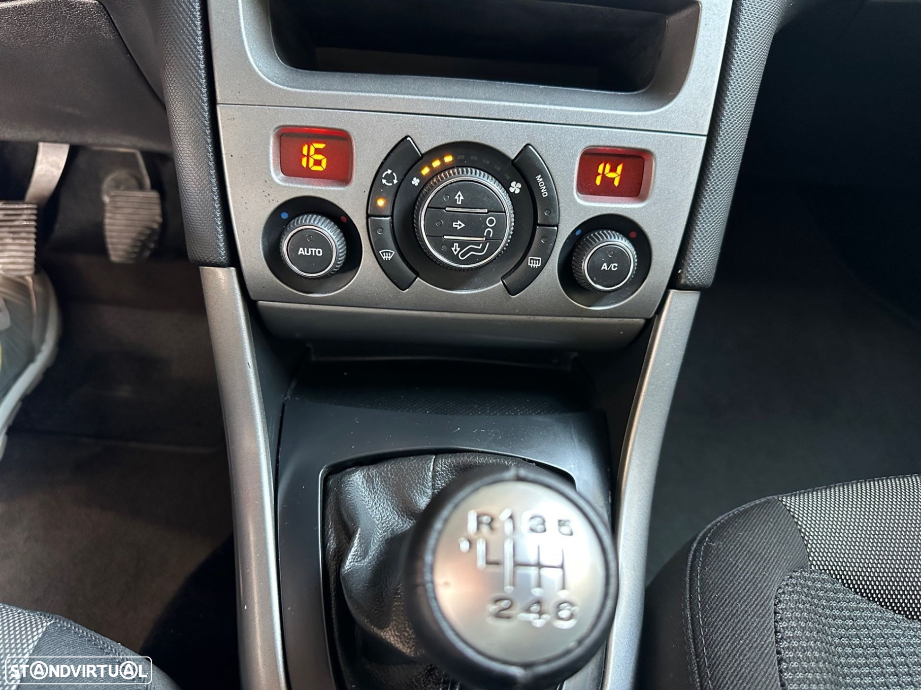 Peugeot 308 1.6 HDi Executive CVM6 - 9