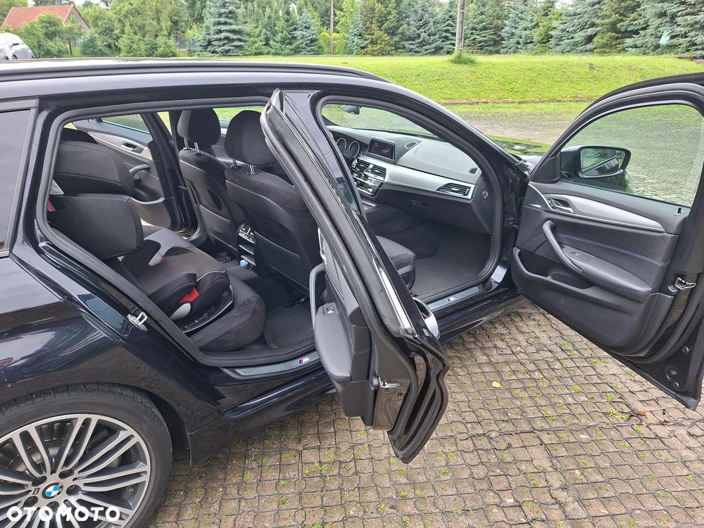 BMW Seria 5 520d M Sport - 16