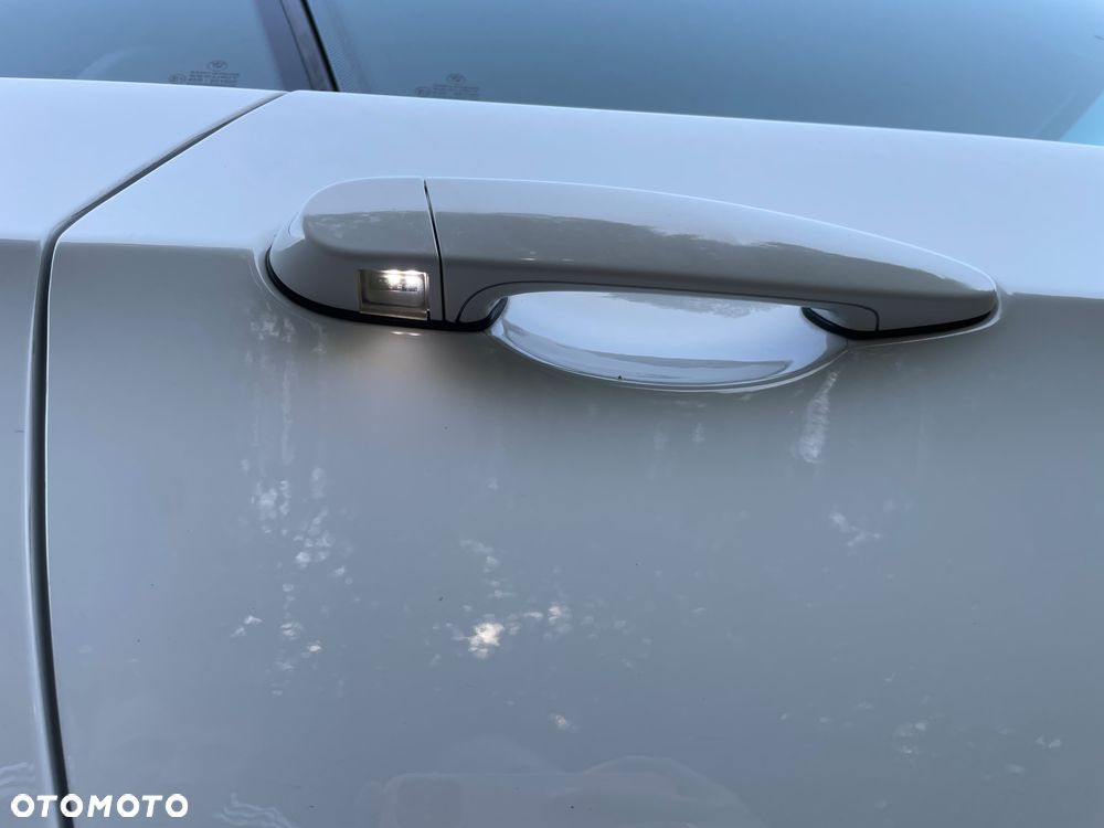 BMW Seria 3 320d M Sport Edition - 12