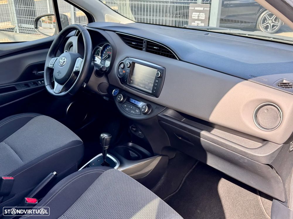Toyota Yaris 1.5 HSD Sport+Navi - 9