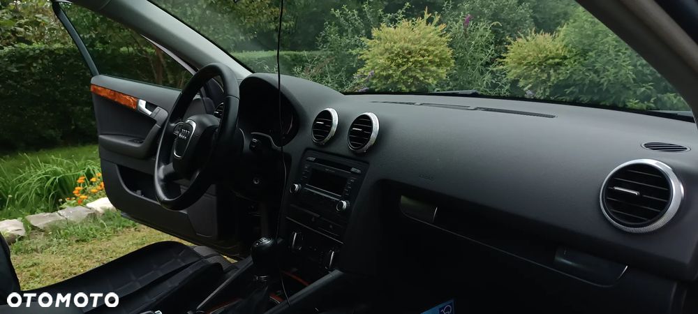 Audi A3 Sportback 2.0 TDI DPF Ambiente - 9
