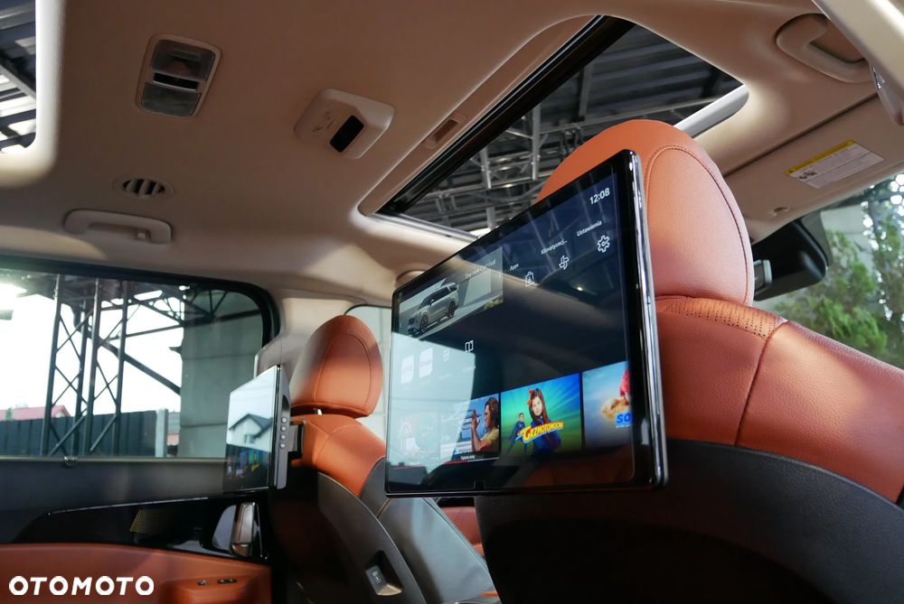 Kia Carnival - 24