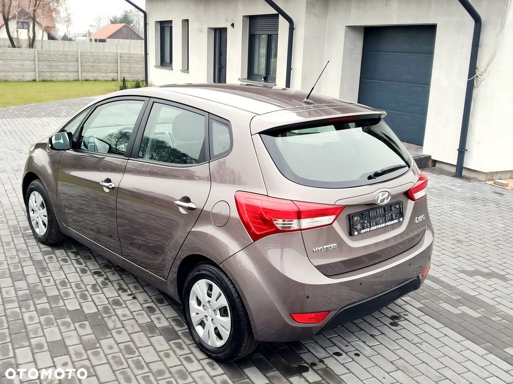Hyundai ix20 1.4 blue - 9