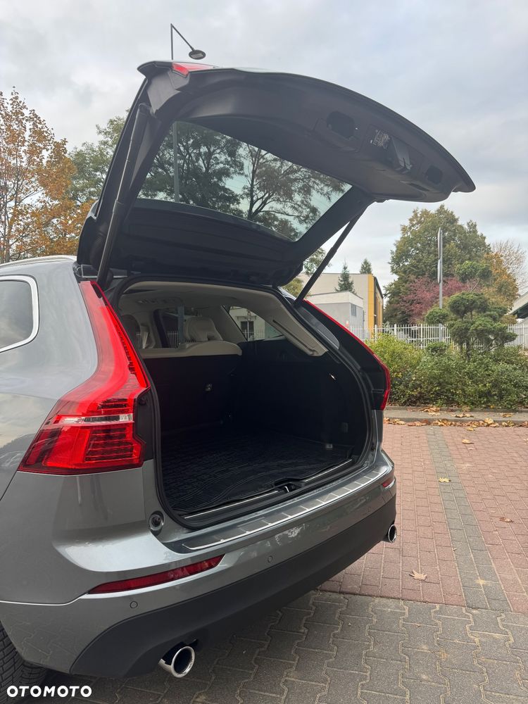 Volvo XC 60 T5 AWD Momentum - 12