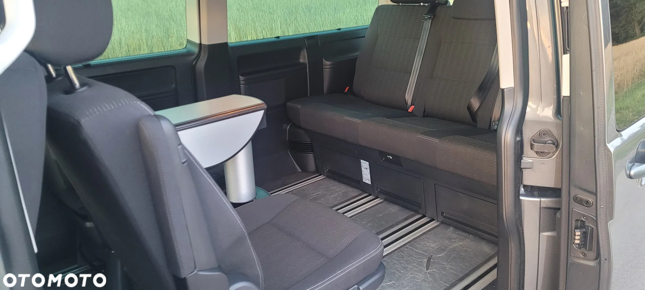 Volkswagen Multivan - 5