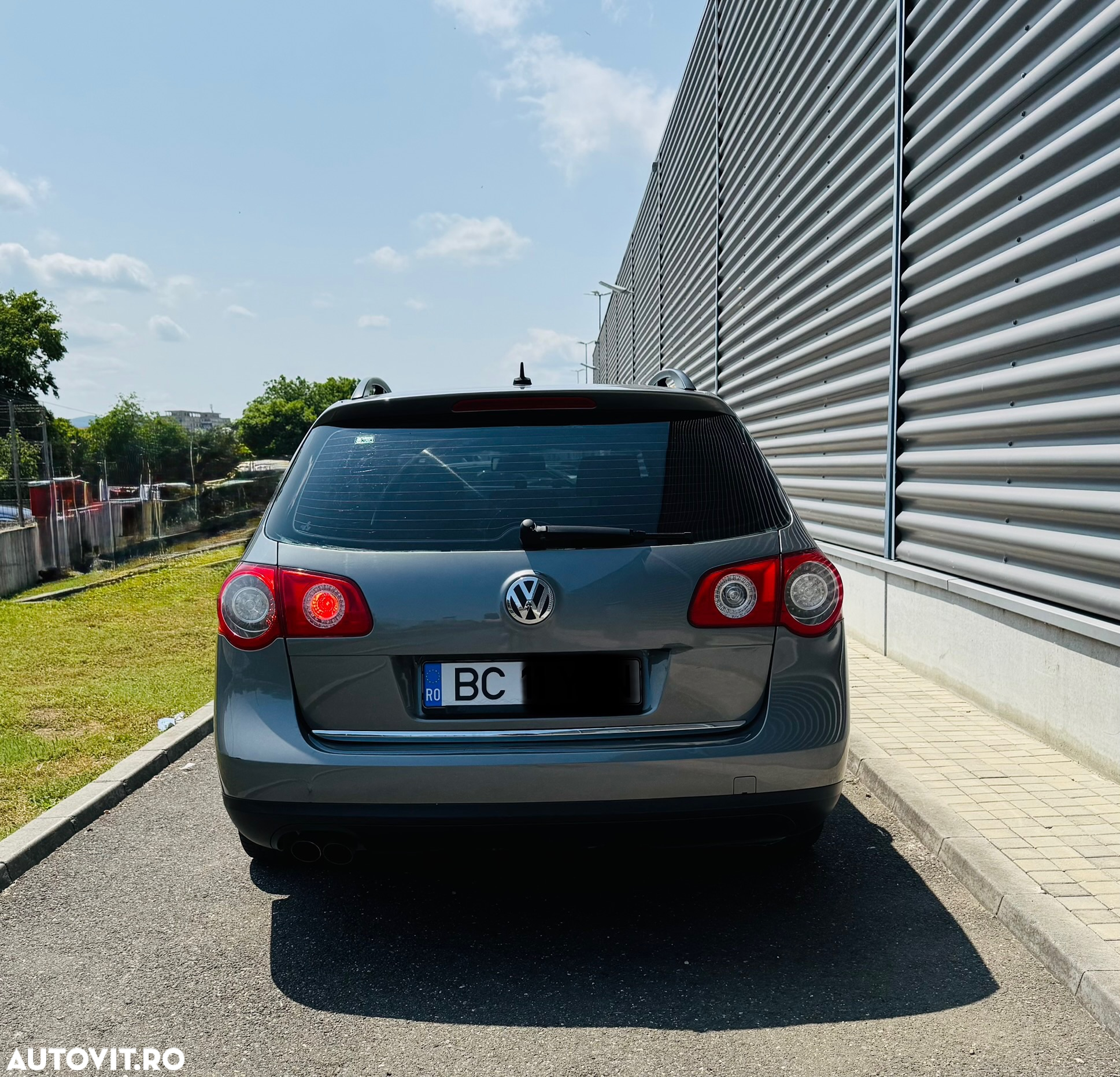 Volkswagen Passat Variant 2.0 TDI Comfortline DPF - 9