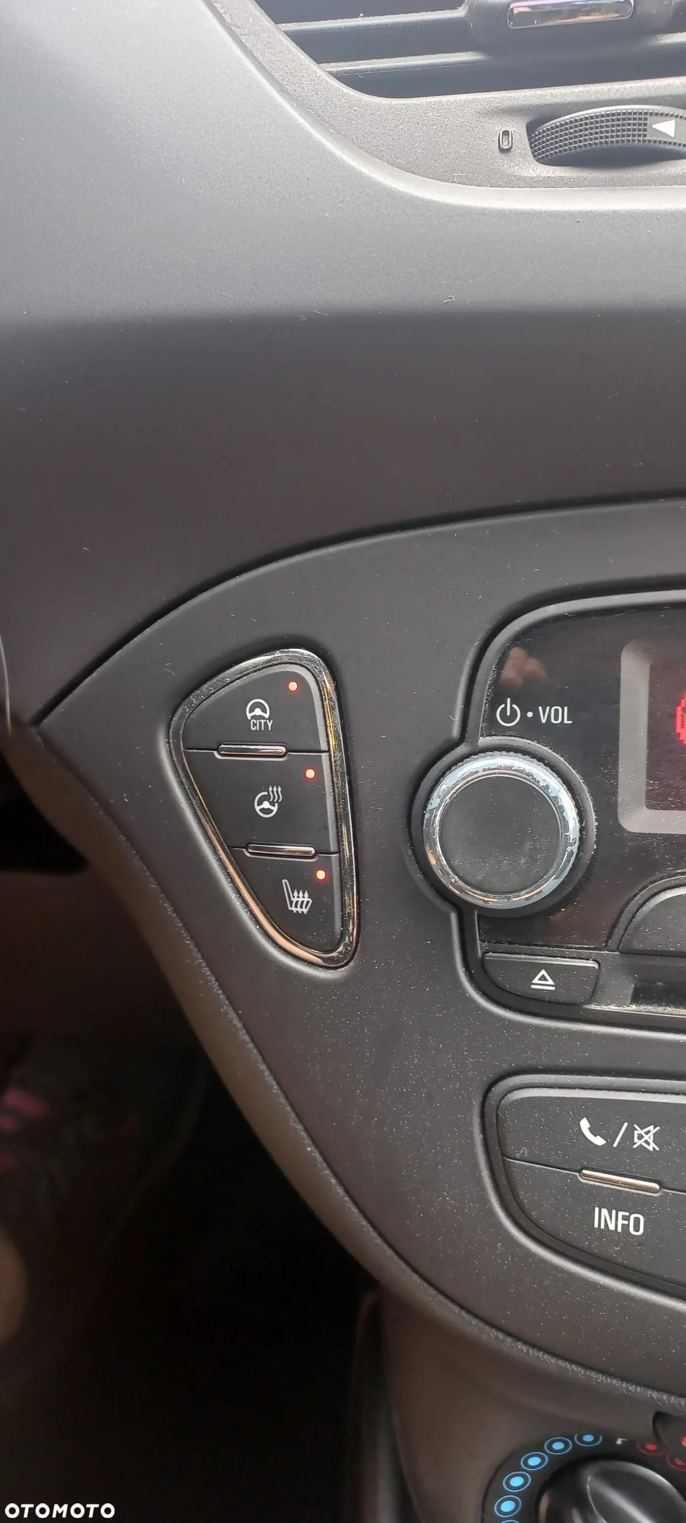 Opel Corsa 1.4 Cosmo - 15