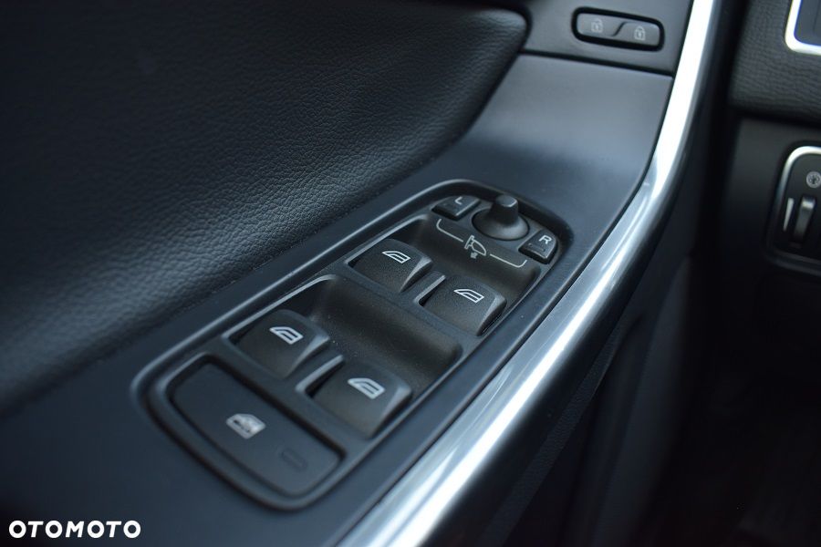 Volvo XC 60 D4 Geartronic Summum - 19