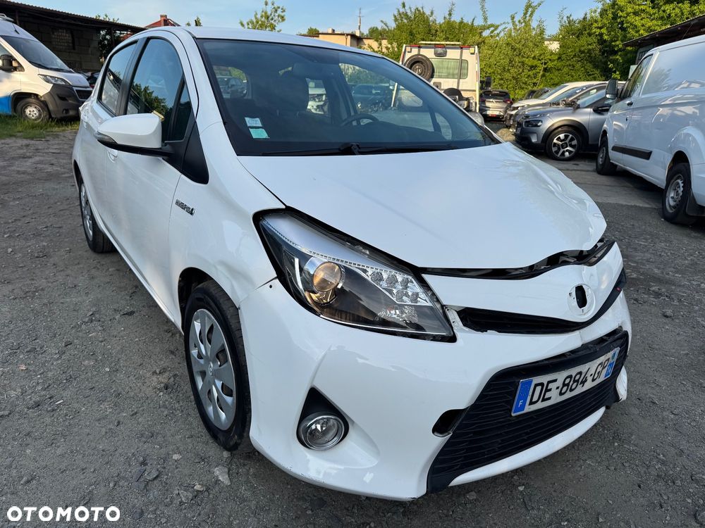 Toyota Yaris ver-hybrid-100-premium - 23