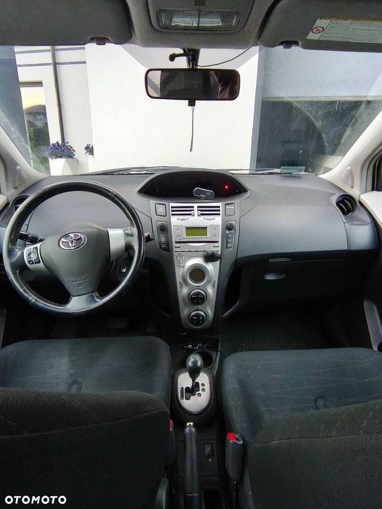 Toyota Yaris - 6