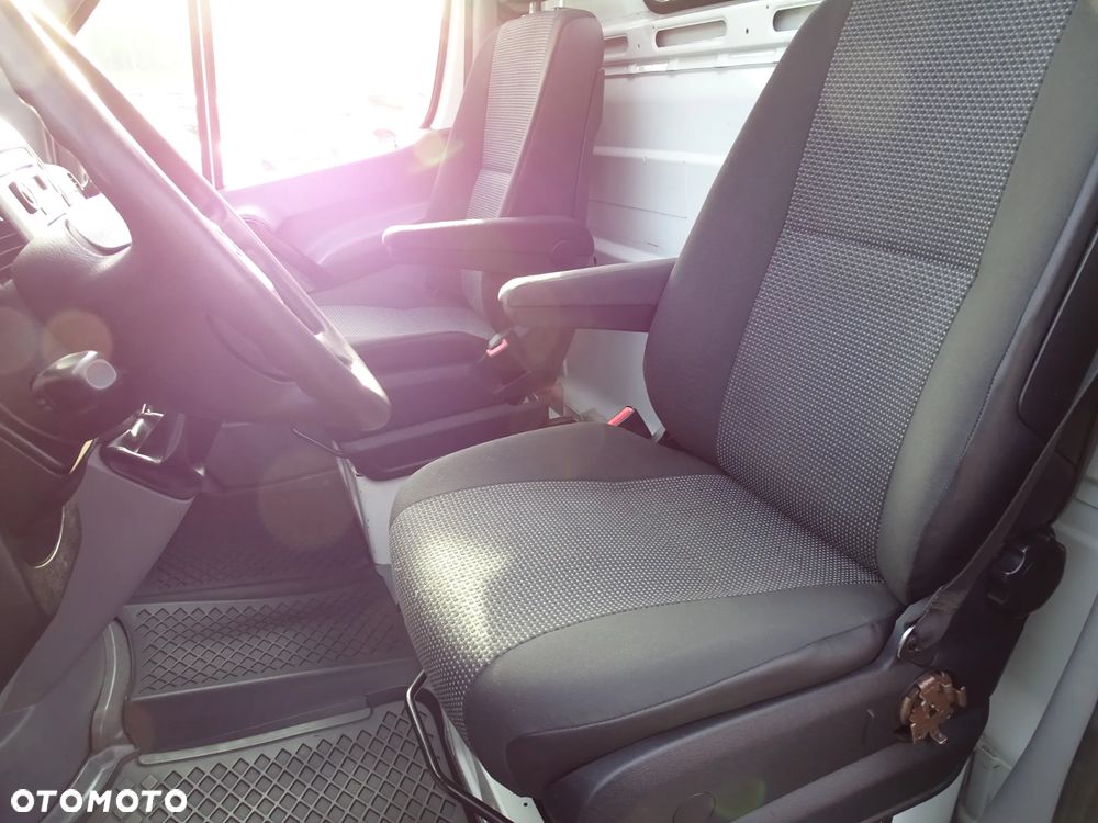 Mercedes-Benz SPRINTER - 22