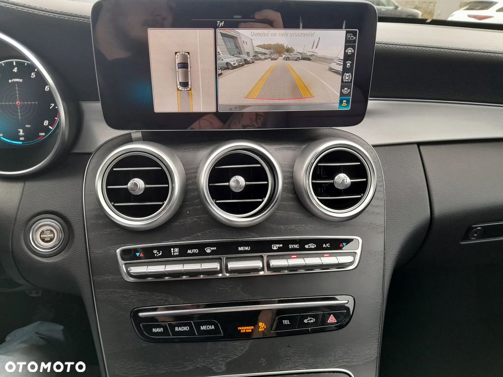 Mercedes-Benz Klasa C 300 9G-TRONIC - 11