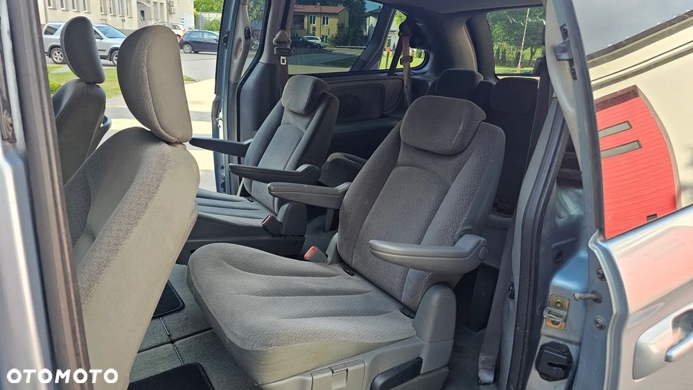 Dodge Grand Caravan - 9