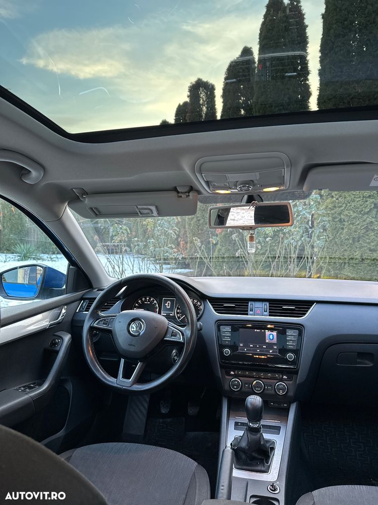 Skoda Octavia 2.0 TDI ELEGANCE - 6