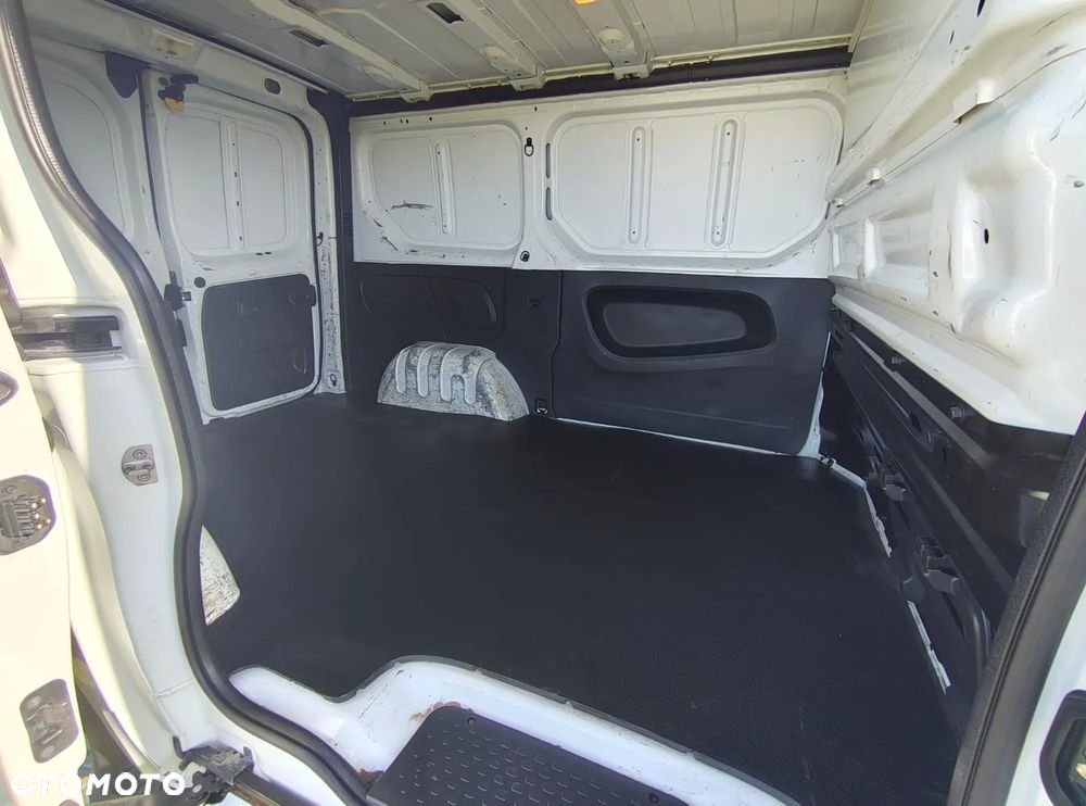 Renault TRAFIC - 15