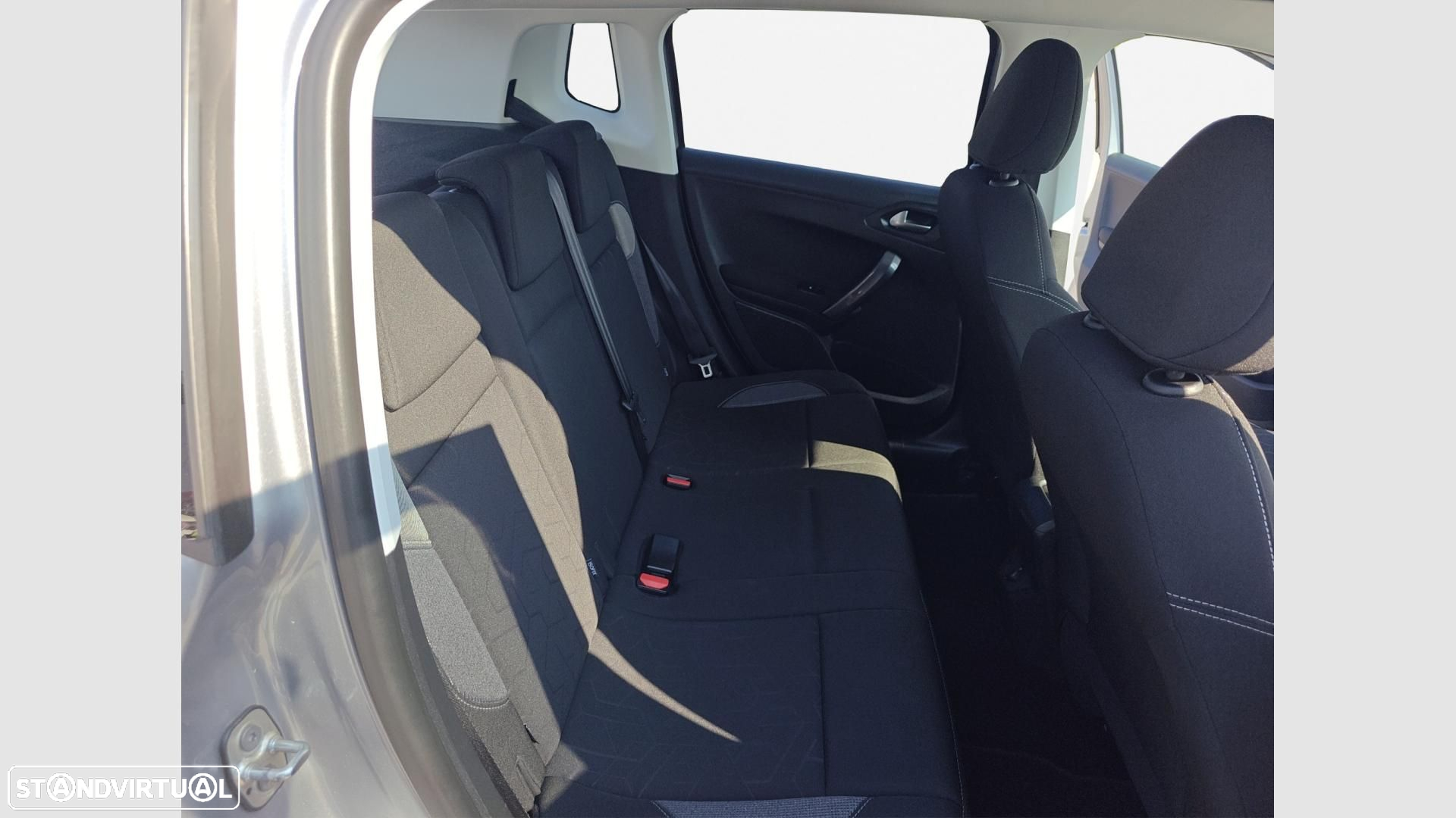 Peugeot 2008 1.2 PureTech Active - 17