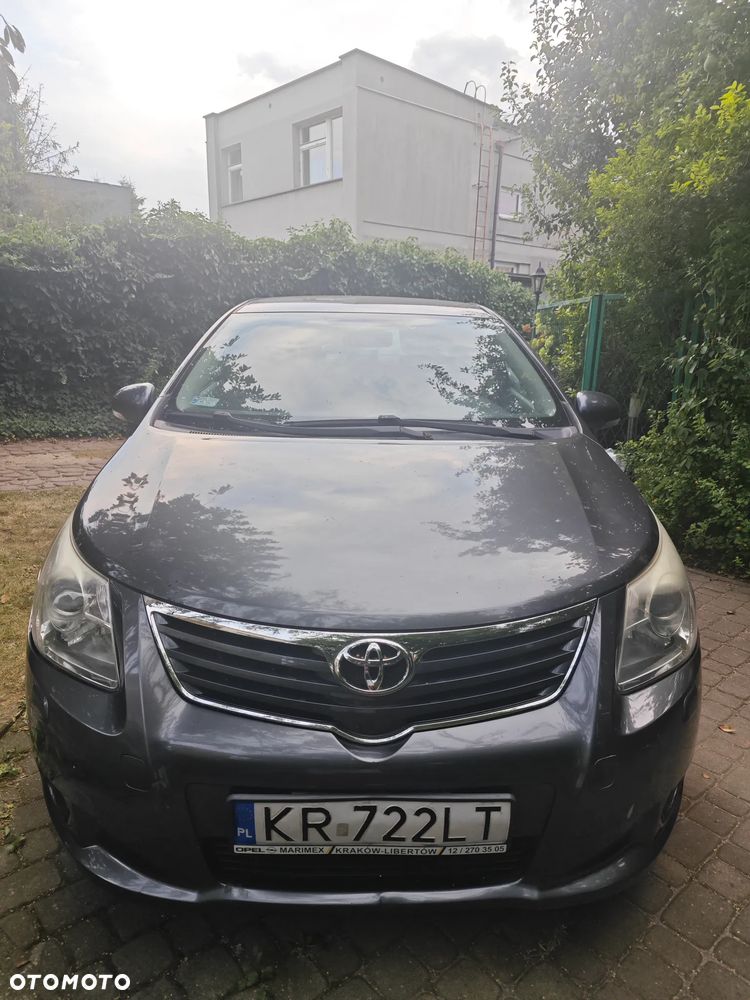 Toyota Avensis 1.6 Luna - 2