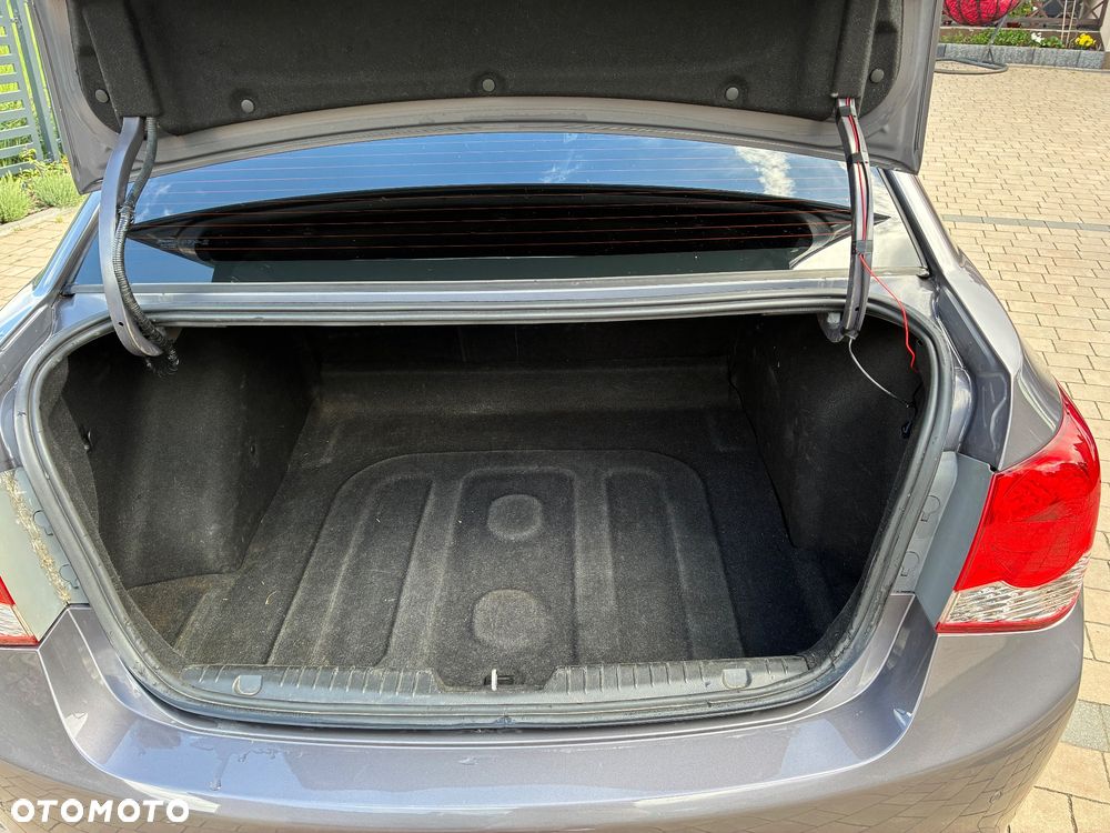 Chevrolet Cruze - 11